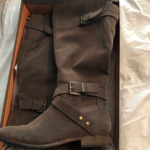 NIB Crown Vintage Boots